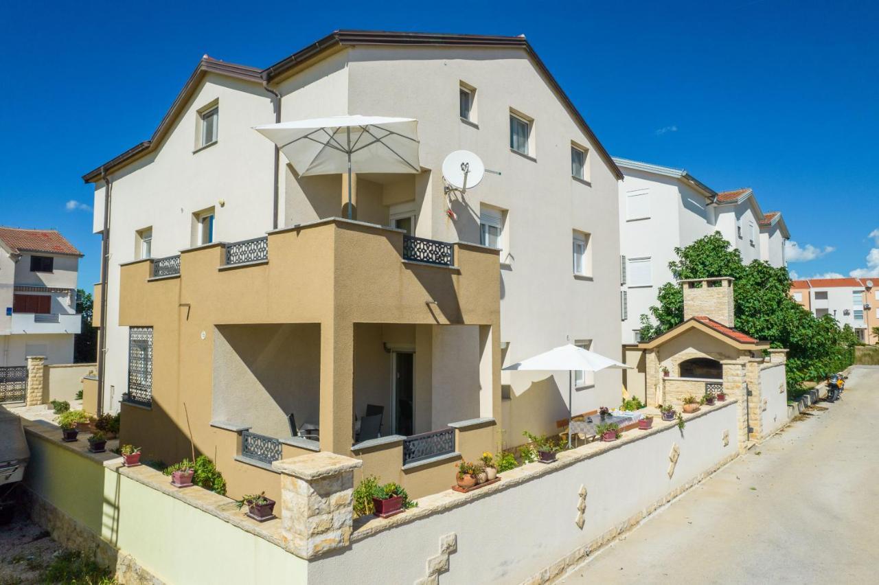 פריבלאקה Apartments Nella מראה חיצוני תמונה