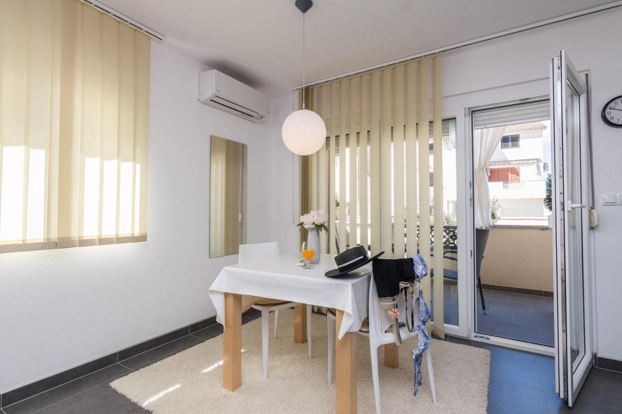 פריבלאקה Apartments Nella מראה חיצוני תמונה