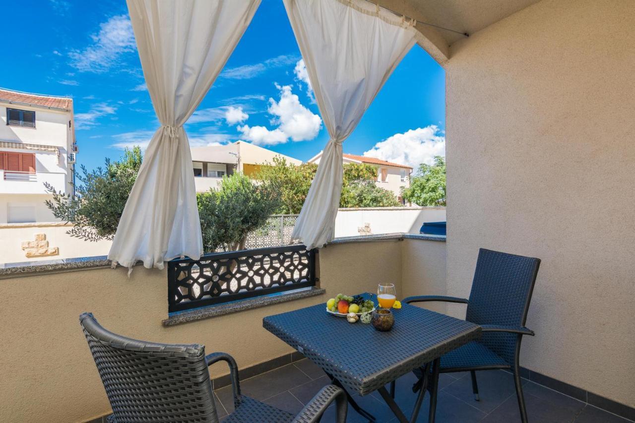 פריבלאקה Apartments Nella מראה חיצוני תמונה