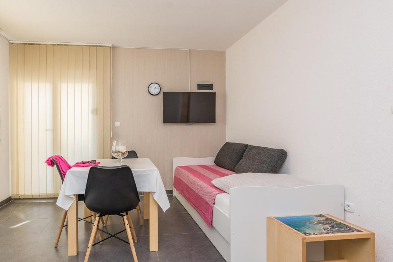 פריבלאקה Apartments Nella מראה חיצוני תמונה