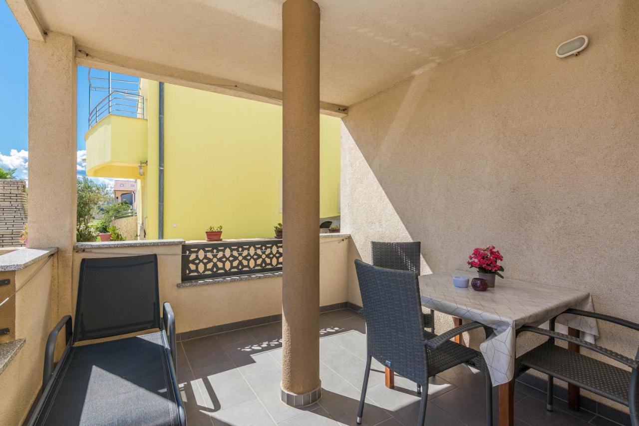 פריבלאקה Apartments Nella מראה חיצוני תמונה