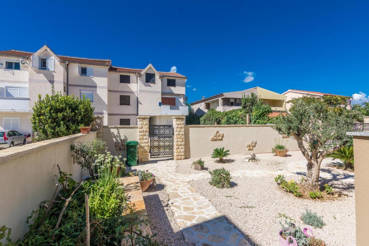 פריבלאקה Apartments Nella מראה חיצוני תמונה