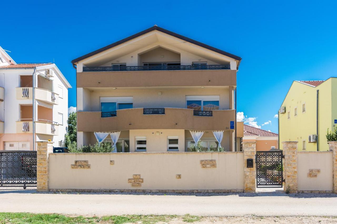 פריבלאקה Apartments Nella מראה חיצוני תמונה
