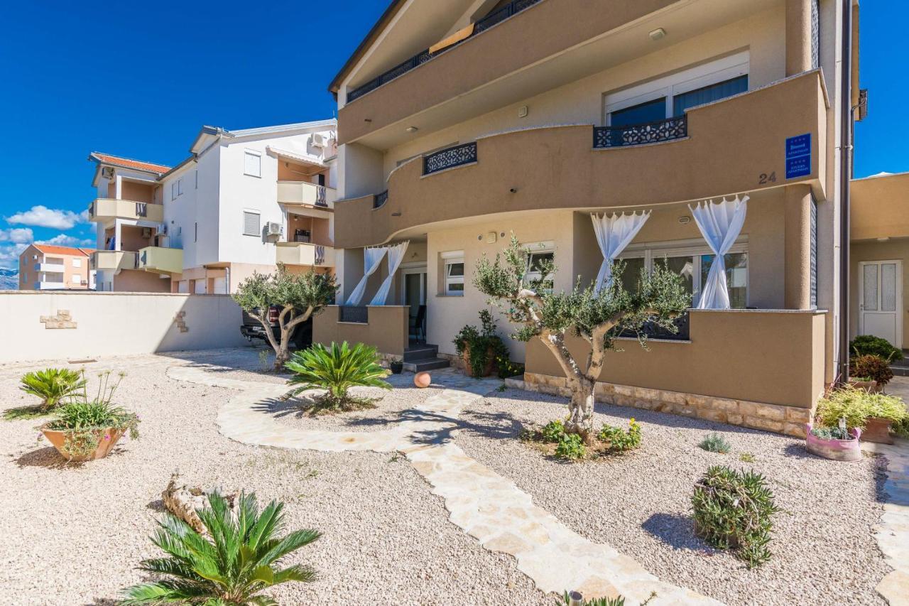פריבלאקה Apartments Nella מראה חיצוני תמונה