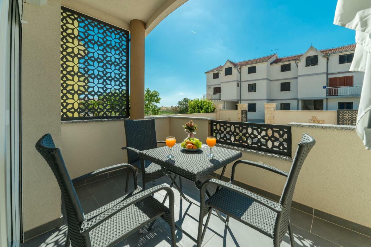 פריבלאקה Apartments Nella מראה חיצוני תמונה