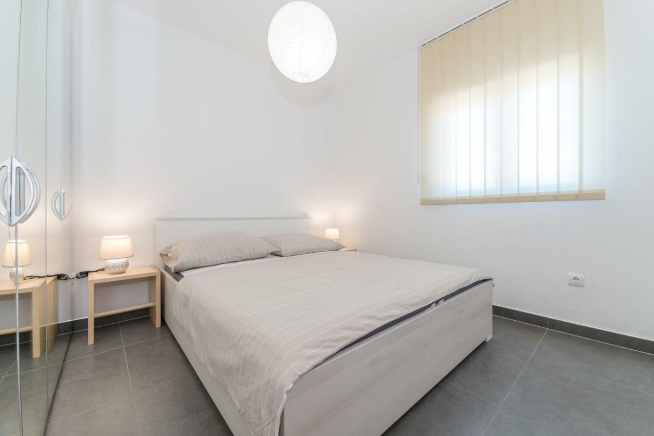 פריבלאקה Apartments Nella מראה חיצוני תמונה