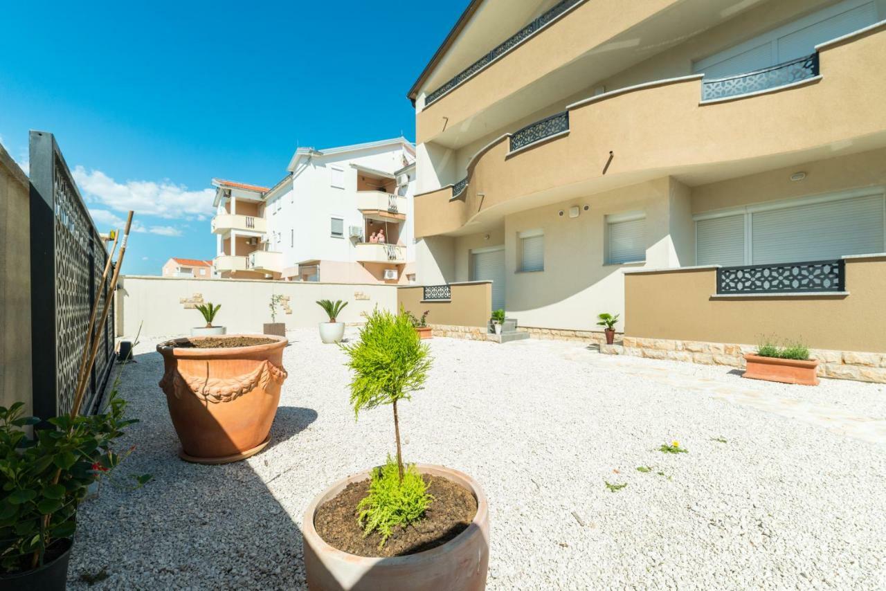 פריבלאקה Apartments Nella מראה חיצוני תמונה
