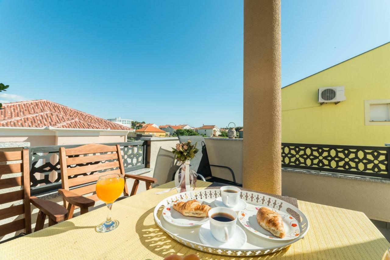 פריבלאקה Apartments Nella מראה חיצוני תמונה