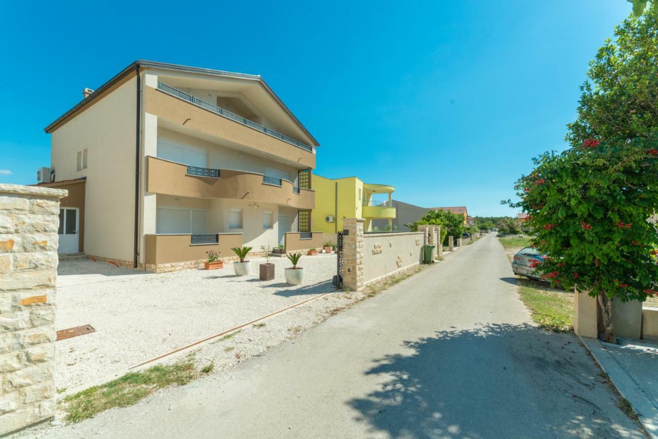 פריבלאקה Apartments Nella מראה חיצוני תמונה