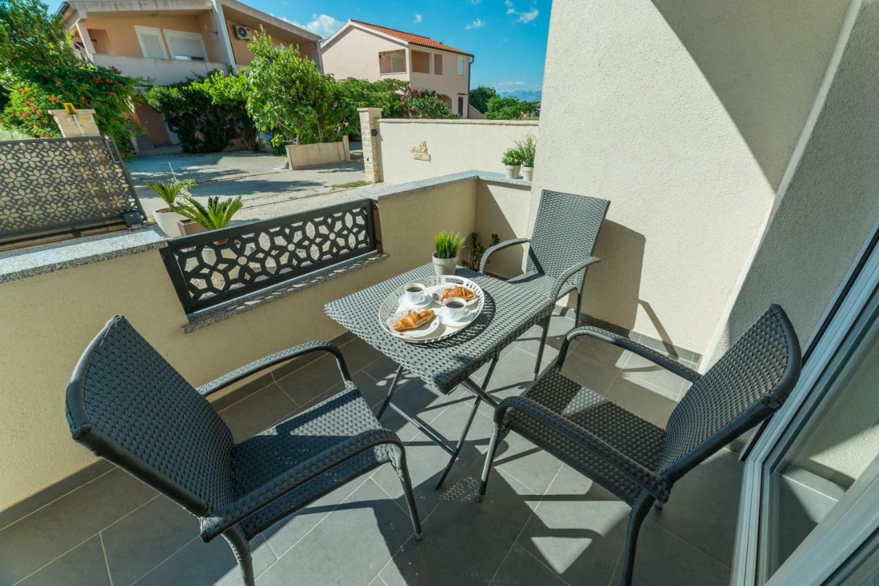 פריבלאקה Apartments Nella מראה חיצוני תמונה