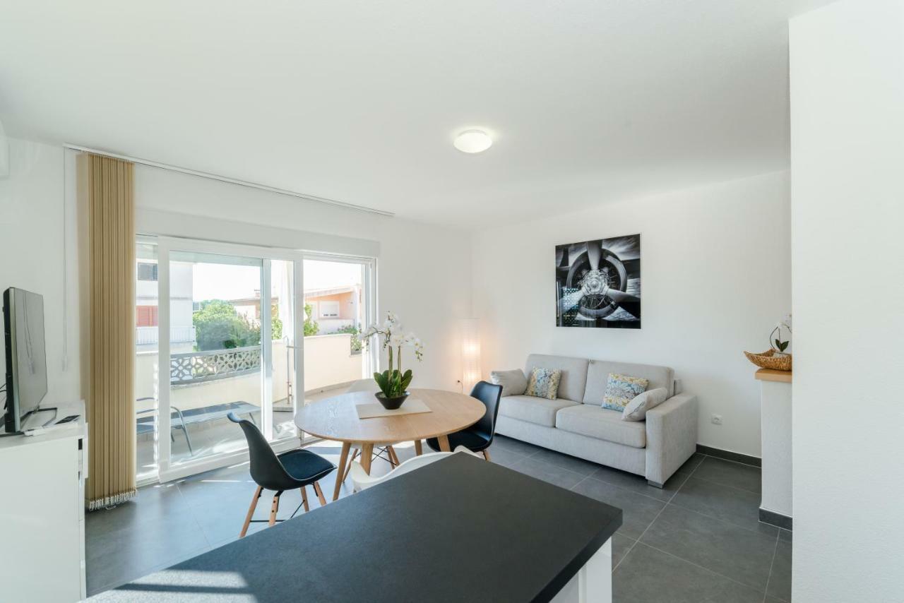 פריבלאקה Apartments Nella מראה חיצוני תמונה