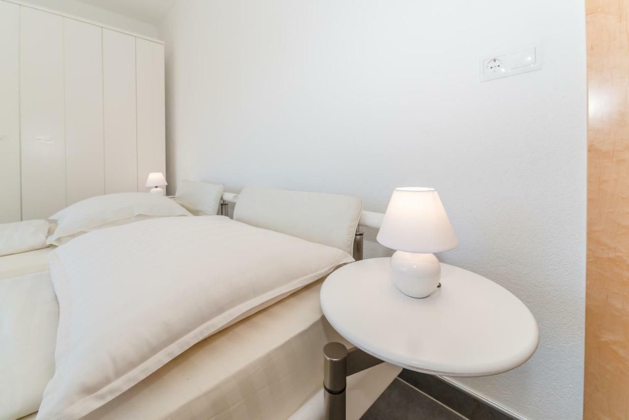 פריבלאקה Apartments Nella מראה חיצוני תמונה