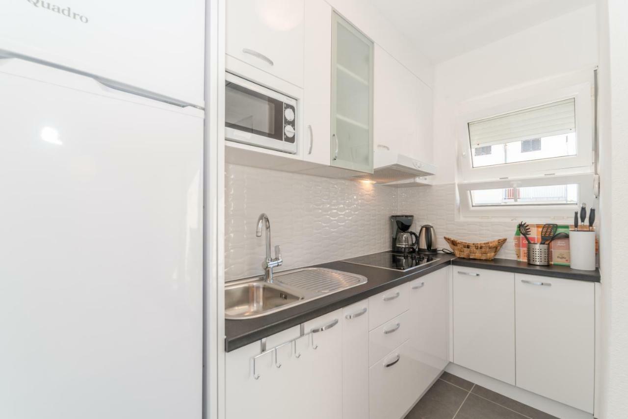 פריבלאקה Apartments Nella מראה חיצוני תמונה